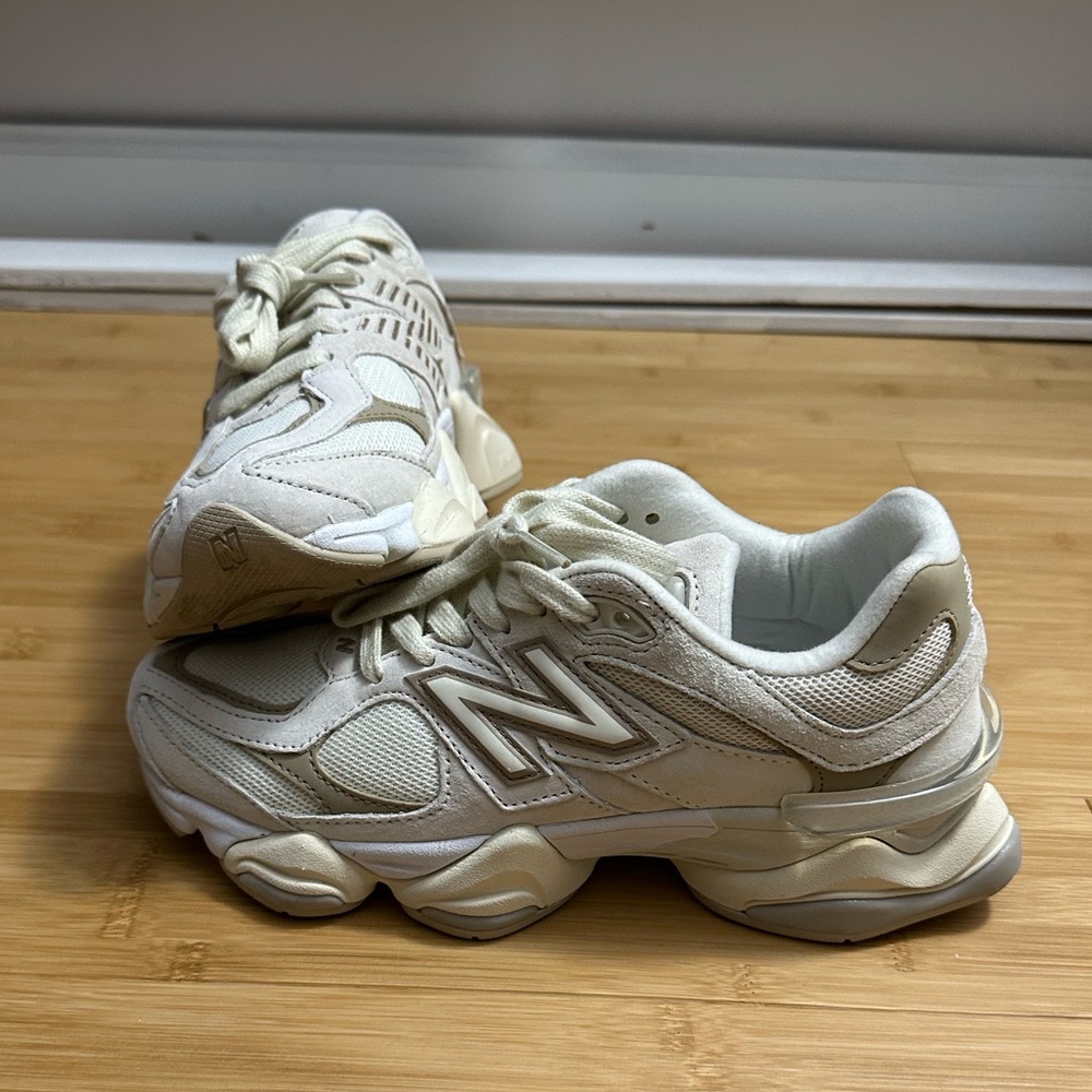 New Balance 9060 size 6.5W